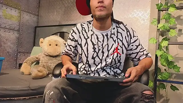 ItsZairen online show from March 21, 3:33 am