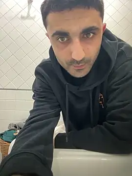 elia2711 online show from March 16, 6:45 pm