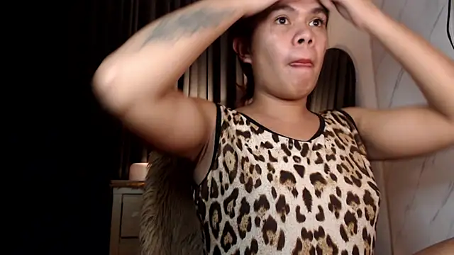 Snapshot of Mooree_naba chatting on February 7, 12:31 pm Mooree naba online show from February 7, 12:31 pm