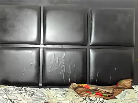 Sweetdelight85 online show from February 8, 12:03 am