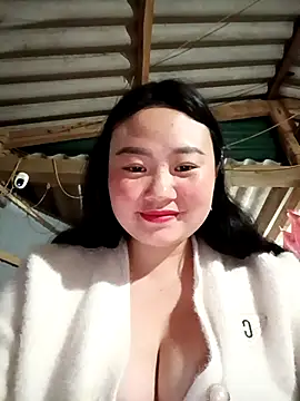 lisn-cute online show from February 9, 1:15 pm