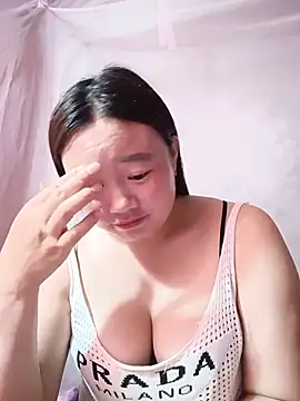 Snapshot of lisn-cute chatting on July 3, 11:38 am lisn-cute online show from July 3, 11:38 am