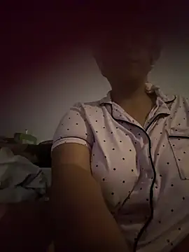 YummiCarmelPuss online show from August 3, 5:28 am