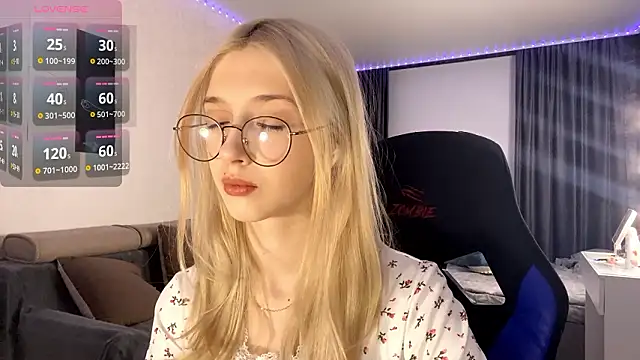 TaliCaan online show from March 25, 1:50 pm