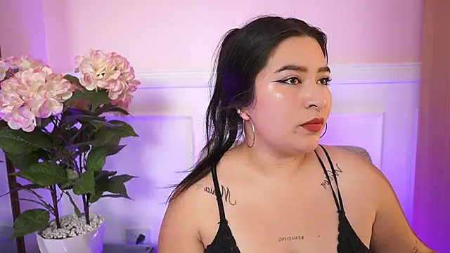 HannaBlake  online show from February 10, 7:07 pm