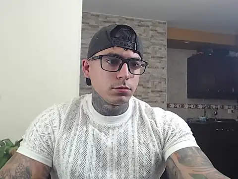 maxstrom111 online show from February 8, 7:50 pm