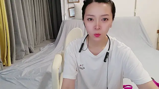Snapshot of xiaojie_jie chatting on July 4, 4:13 pm xiaojie jie online show from July 4, 4:13 pm