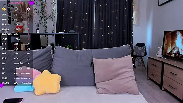AmyLouWood online show from May 10, 9:47 am