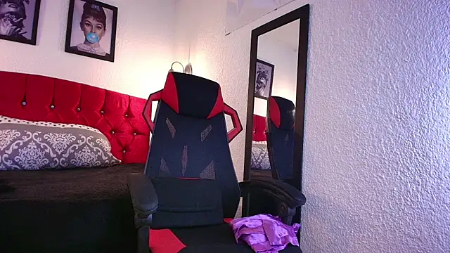 AiraMoreau online show from March 26, 6:02 pm