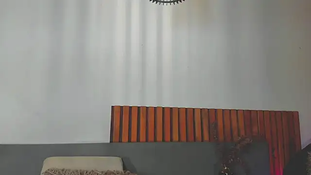 Snapshot of AndraCyruss chatting on March 20, 10:47 pm AndraCyruss online show from March 20, 10:47 pm