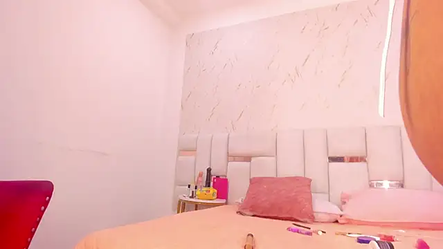 Snapshot of hermione_brown chatting on April 1, 5:10 pm hermione brown online show from April 1, 5:10 pm