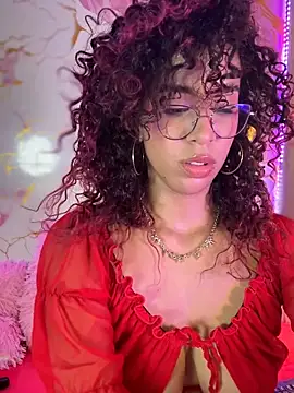 Woo isDaphne online show from March 10, 11:43 pm