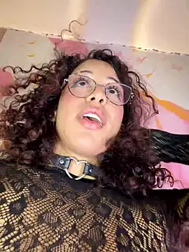 Woo isDaphne online show from May 16, 12:18 am