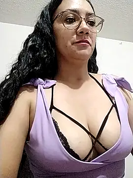 Snapshot of Salma-sweet chatting on March 4, 2:17 am Salma-sweet online show from March 4, 2:17 am