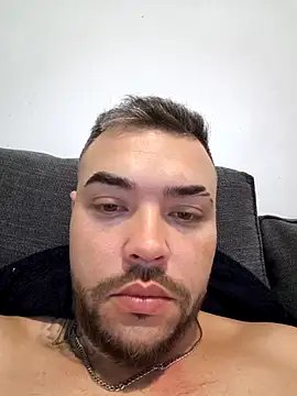 joaoFelipeec online show from March 27, 9:53 am