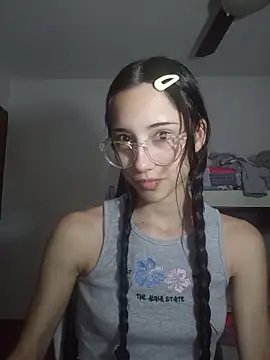 isaaabelaaa online show from March 23, 11:20 pm