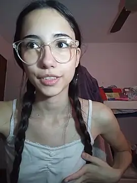 Snapshot of isaaabelaaa chatting on April 9, 11:48 am isaaabelaaa online show from April 9, 11:48 am
