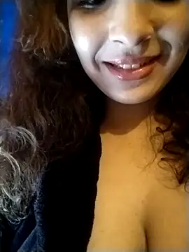 Snapshot of Quee1997 chatting on February 9, 10:36 pm Quee1997 online show from February 9, 10:36 pm