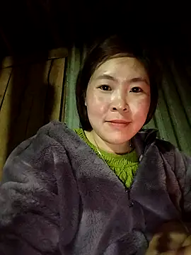 Yiyoongg online show from February 22, 12:58 pm