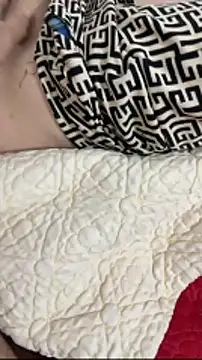 Snapshot of huyenzz chatting on March 27, 4:51 pm huyenzz online show from March 27, 4:51 pm