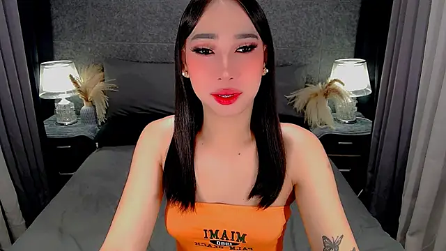 saphira fucks online show from February 9, 6:34 pm