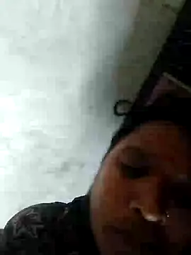 Snapshot of Loomaraj chatting on April 14, 6:52 am Loomaraj online show from April 14, 6:52 am