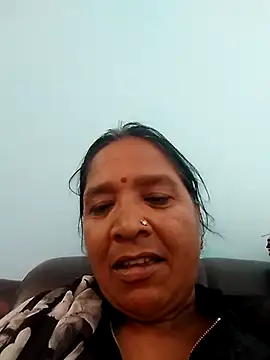 Snapshot of Loomaraj chatting on May 14, 3:46 am Loomaraj online show from May 14, 3:46 am
