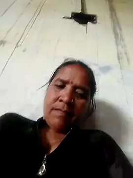 Snapshot of Loomaraj chatting on May 15, 5:36 am Loomaraj online show from May 15, 5:36 am