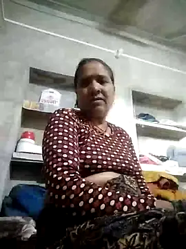 Snapshot of Loomaraj chatting on June 8, 2:12 am Loomaraj online show from June 8, 2:12 am