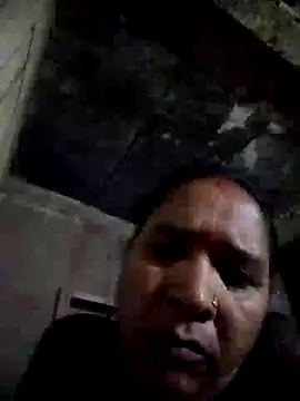 Snapshot of Loomaraj chatting on June 8, 4:29 pm Loomaraj online show from June 8, 4:29 pm