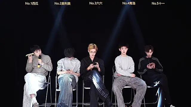 Dzboy-001 online show from February 9, 10:52 am