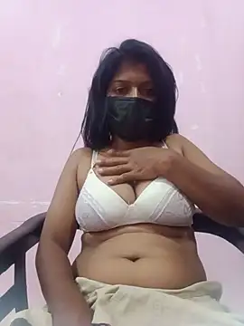 Malee S online show from June 8, 5:02 pm
