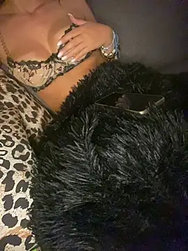 little dreamer  online show from March 13, 7:42 pm