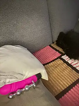 little dreamer  online show from March 27, 8:20 am