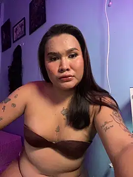 hollynicole online show from June 18, 8:36 am