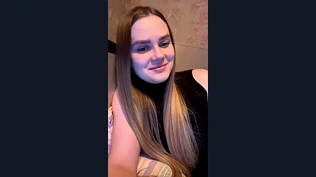 DyanSettlemyre online show from February 11, 10:37 pm