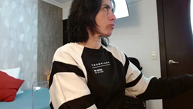 Snapshot of lincebdsm chatting on November 21, 8:07 pm lincebdsm online show from November 21, 8:07 pm