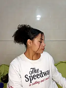 BrianaSweetxxx online show from February 14, 4:31 am