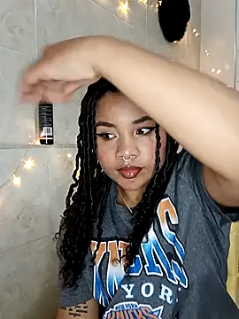 BrianaSweetxxx online show from March 7, 3:14 am