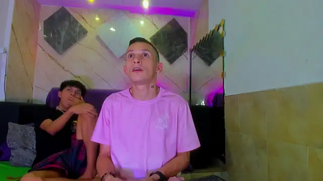 Isaak 26 online show from February 20, 8:09 pm