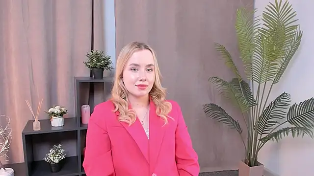 IvetteLabore online show from February 13, 1:18 pm