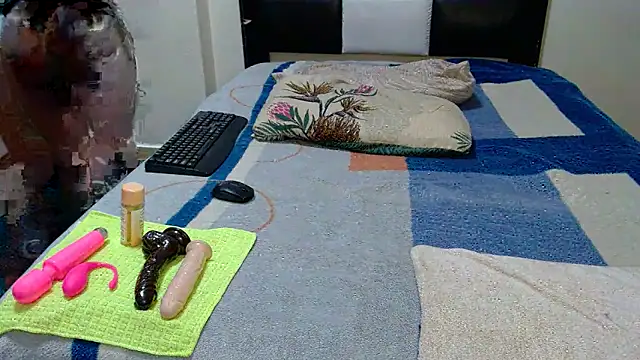 Snapshot of VeronaDimexx chatting on March 15, 7:31 pm VeronaDimexx online show from March 15, 7:31 pm