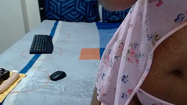 Snapshot of VeronaDimexx chatting on March 16, 9:52 pm VeronaDimexx online show from March 16, 9:52 pm