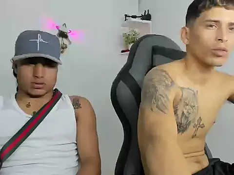 janer0069 online show from February 8, 7:28 pm