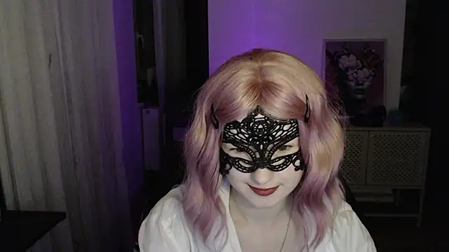 Snapshot of LunaXcherry chatting on February 23, 8:28 pm LunaXcherry online show from February 23, 8:28 pm