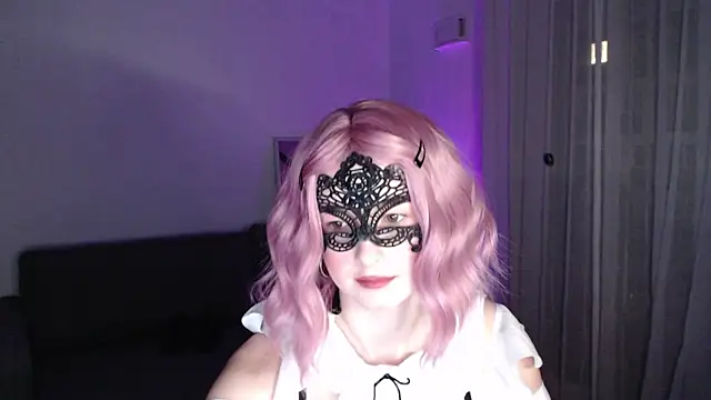 Snapshot of LunaXcherry chatting on February 25, 5:22 pm LunaXcherry online show from February 25, 5:22 pm