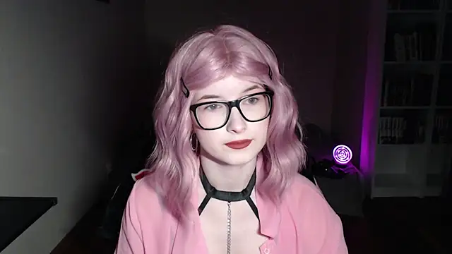 Snapshot of LunaXcherry chatting on March 4, 5:41 pm LunaXcherry online show from March 4, 5:41 pm