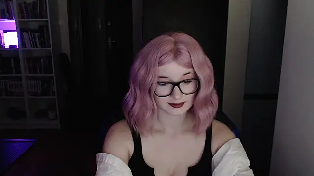 Snapshot of LunaXcherry chatting on March 24, 6:46 pm LunaXcherry online show from March 24, 6:46 pm