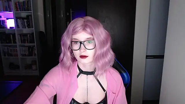 Snapshot of LunaXcherry chatting on March 26, 5:40 pm LunaXcherry online show from March 26, 5:40 pm