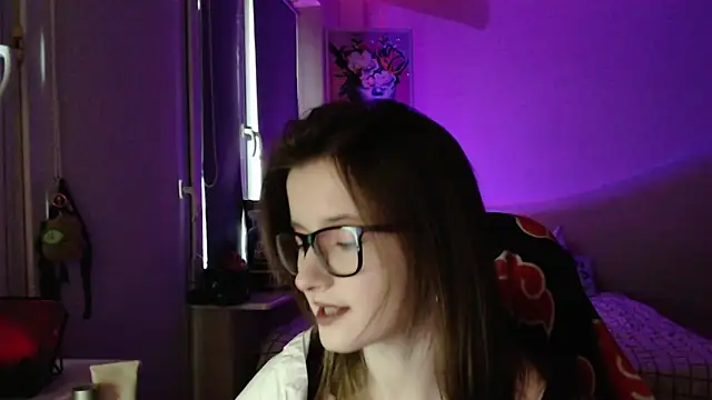 Snapshot of LunaXcherry chatting on April 16, 4:52 pm LunaXcherry online show from April 16, 4:52 pm
